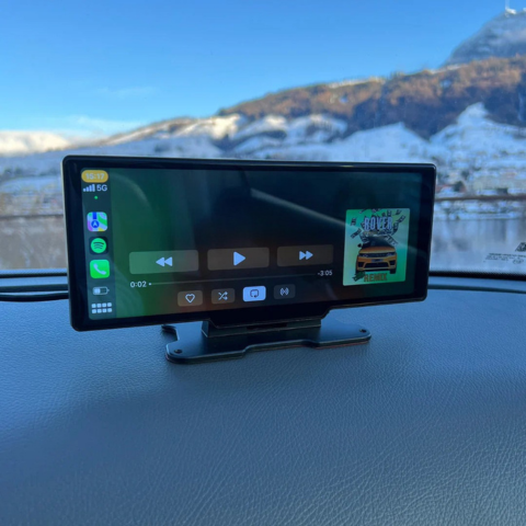 Samochodowy system multimedialny - ekran HD i bezprzewodowy CarPlay