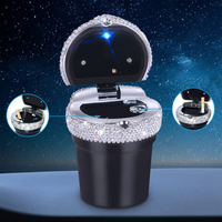 Genialna mini popielniczka samochodowa - elegancki design i zamknięcie chroniące przed dymem tytoniowym